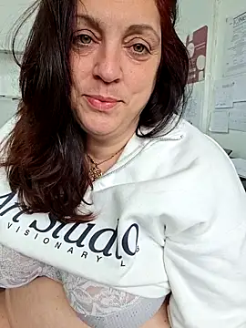 XSouthlondonNAUGHTYMILFXX's cam snapshot