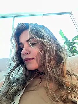 cuteluci_ live sex cam