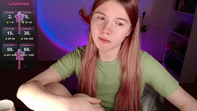 Strawberry_juli live sex cam