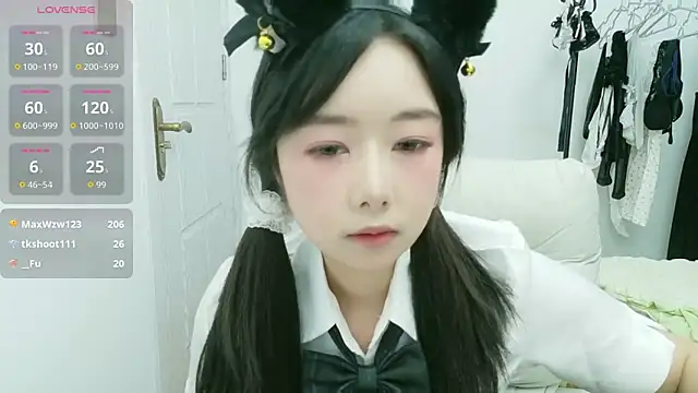 Cat-o3o's cam snapshot