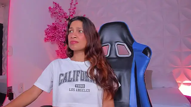 cora_22's cam snapshot