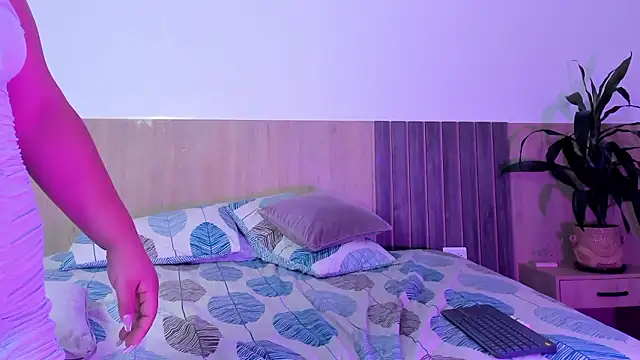 nicolefoxx_'s cam snapshot