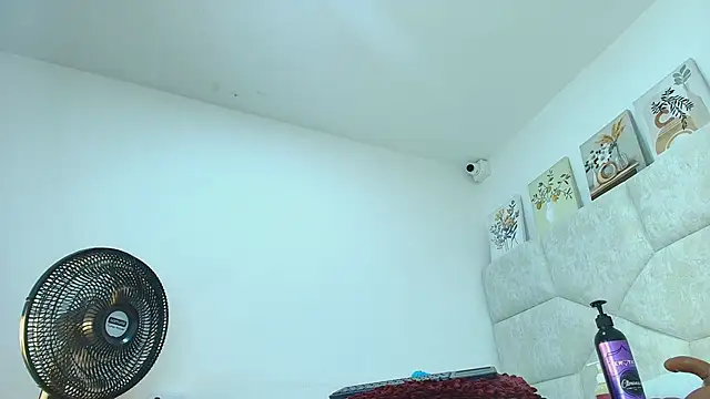 elizawiliamst's cam snapshot