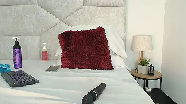 elizawiliamst's cam snapshot