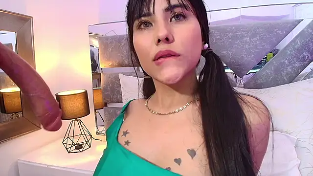 Daniela_Martinez_'s cam snapshot