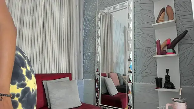 BriannaChelsea's cam snapshot