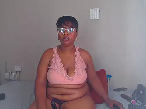 SexyLips86's cam snapshot