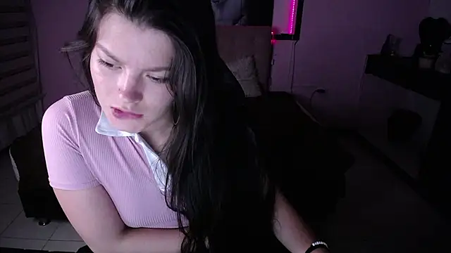 Sara_valderrama_'s cam snapshot