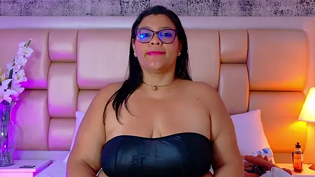 SelennaCooper's cam snapshot