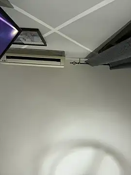 piccolo2002 live sex cam