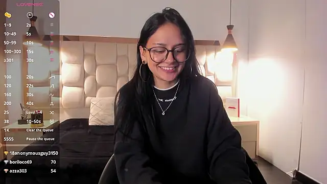 NiccolleHall's cam snapshot