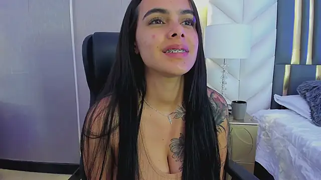 ChloeHarper_ live sex cam