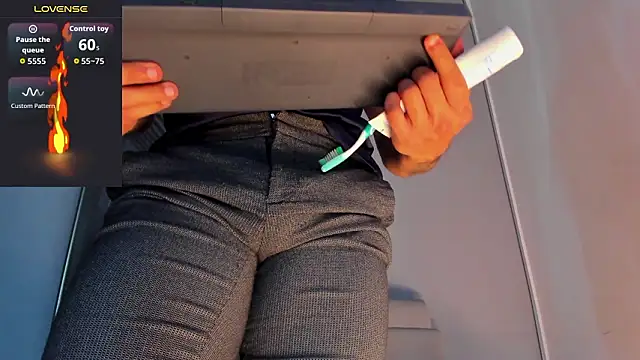 MarkWalker__'s cam snapshot