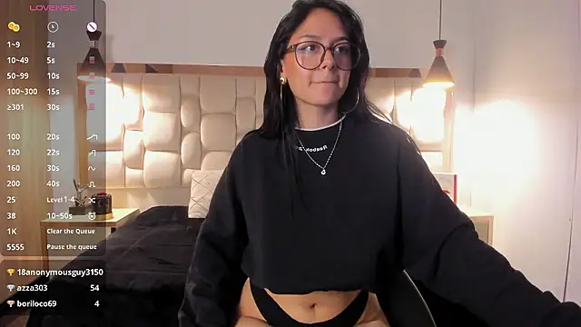 NiccolleHall's cam snapshot