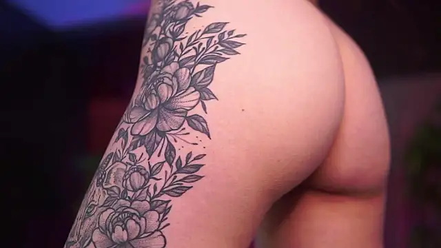 HotBustyBabeX's cam snapshot