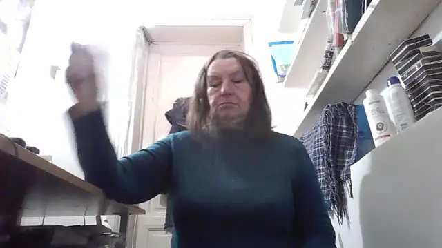 AnnaLive570's cam snapshot