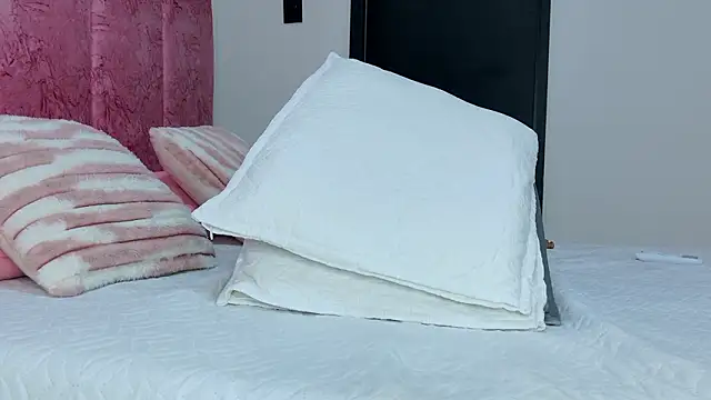 kendal_rossi's cam snapshot