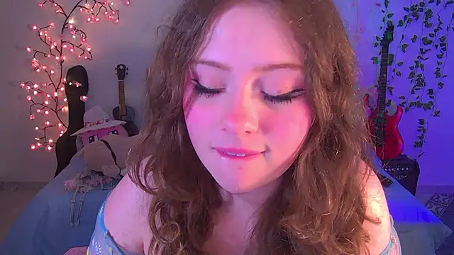 Lil_bela's cam snapshot