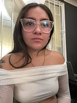 Alyha_Cortes's cam snapshot