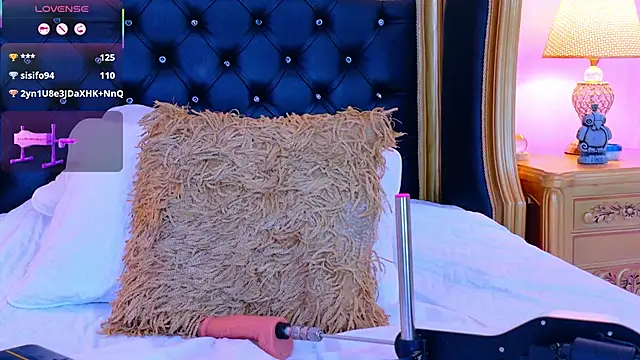 AdelinaVans's cam snapshot