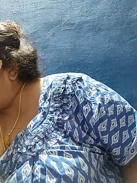 tamilthanushri live sex cam