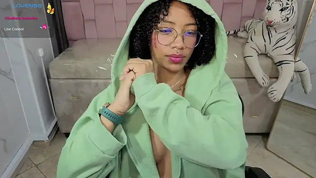 Violeth_b's cam snapshot