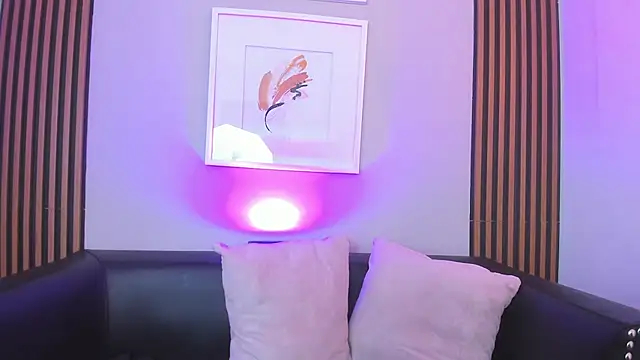 Violett_Prince1's cam snapshot