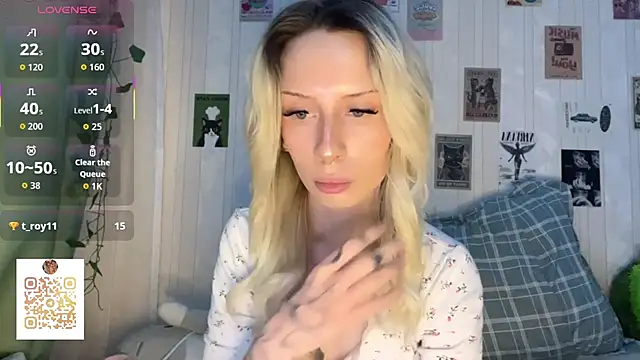 DellaCampbell's cam snapshot