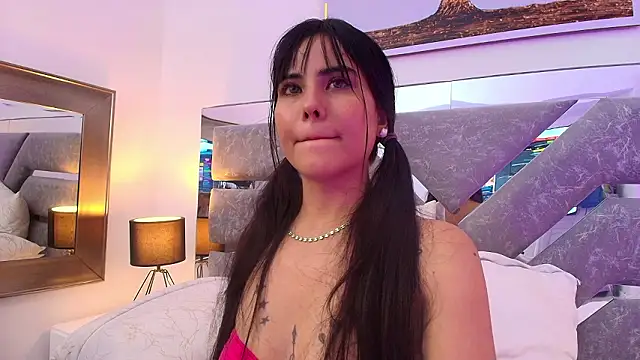 Daniela_Martinez_'s cam snapshot