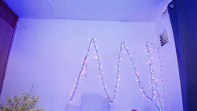 Nicol_Love0's cam snapshot