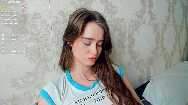 lovelyalivia's cam snapshot