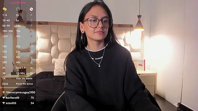 NiccolleHall's cam snapshot