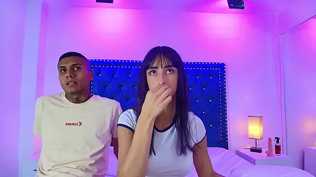 Damian_and_roxanne's cam snapshot