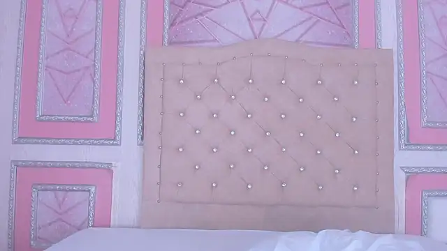 Bonnie__milf live sex cam