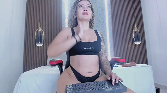 mia_dollce's cam snapshot