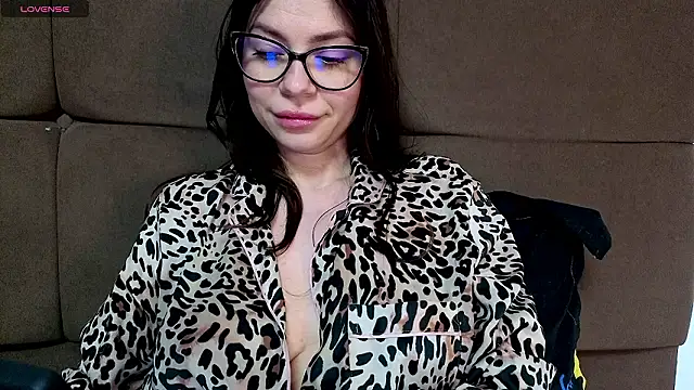 Jullyenn3's cam snapshot