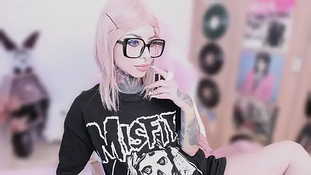 NikkiRamone's cam snapshot