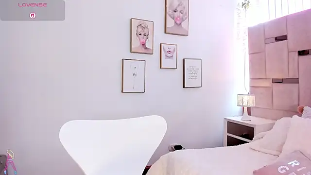 Mayajhons's cam snapshot