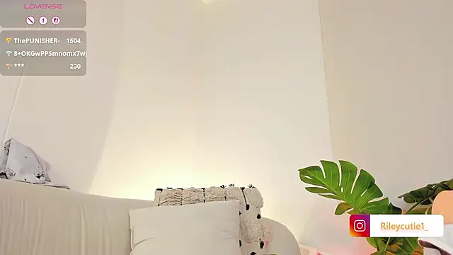 Cutie_Riley's cam snapshot