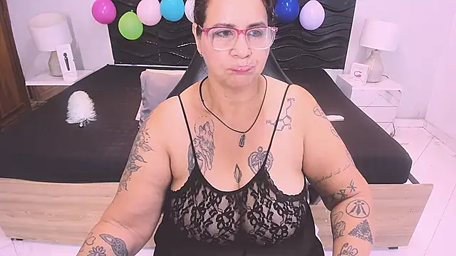 laura_riley's cam snapshot