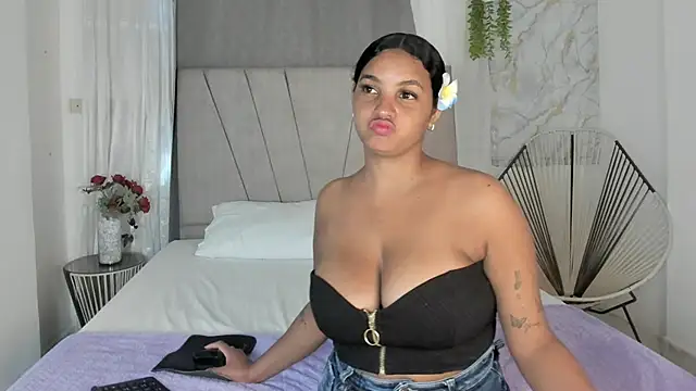 Ashley_Ebony__'s cam snapshot