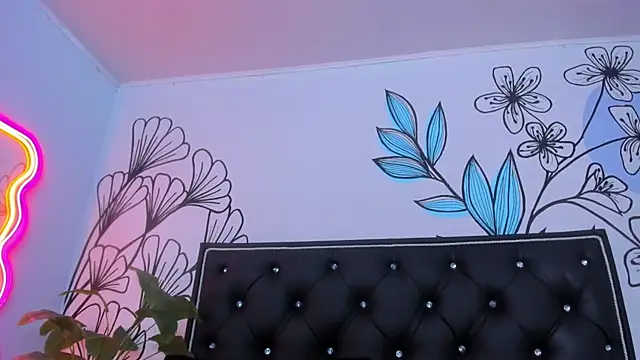 Sweet_Ariadna_'s cam snapshot