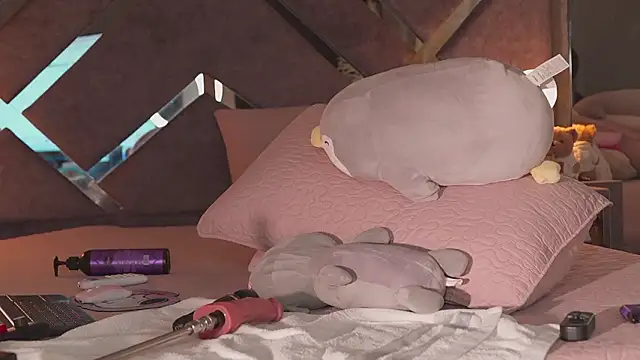 KateOwens's cam snapshot