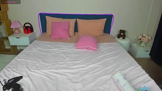 BritneyLix's cam snapshot