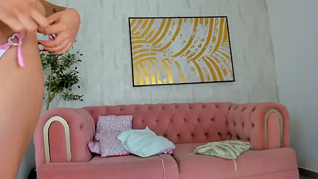 Krissi_latore's cam snapshot