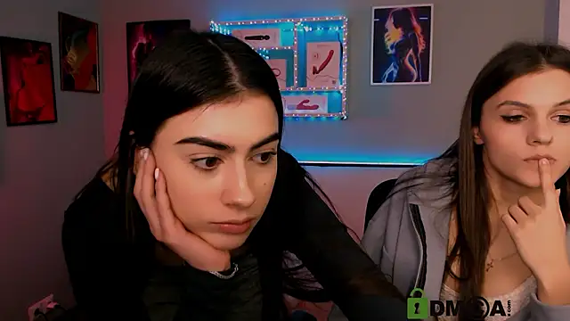 lisa_dark_'s cam snapshot