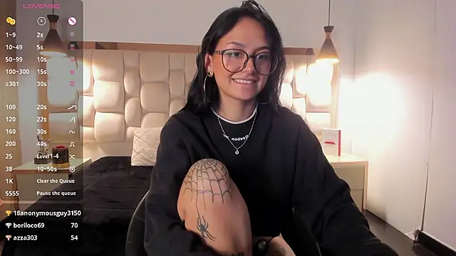 NiccolleHall's cam snapshot