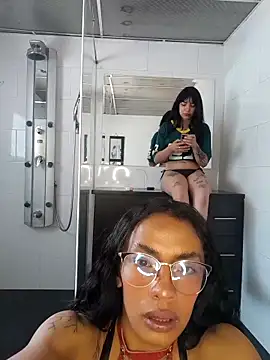 RoxaneBons's cam snapshot