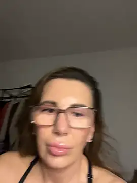 NaughtyMilla's cam snapshot