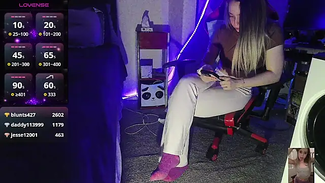 Blondiewithanass's cam snapshot